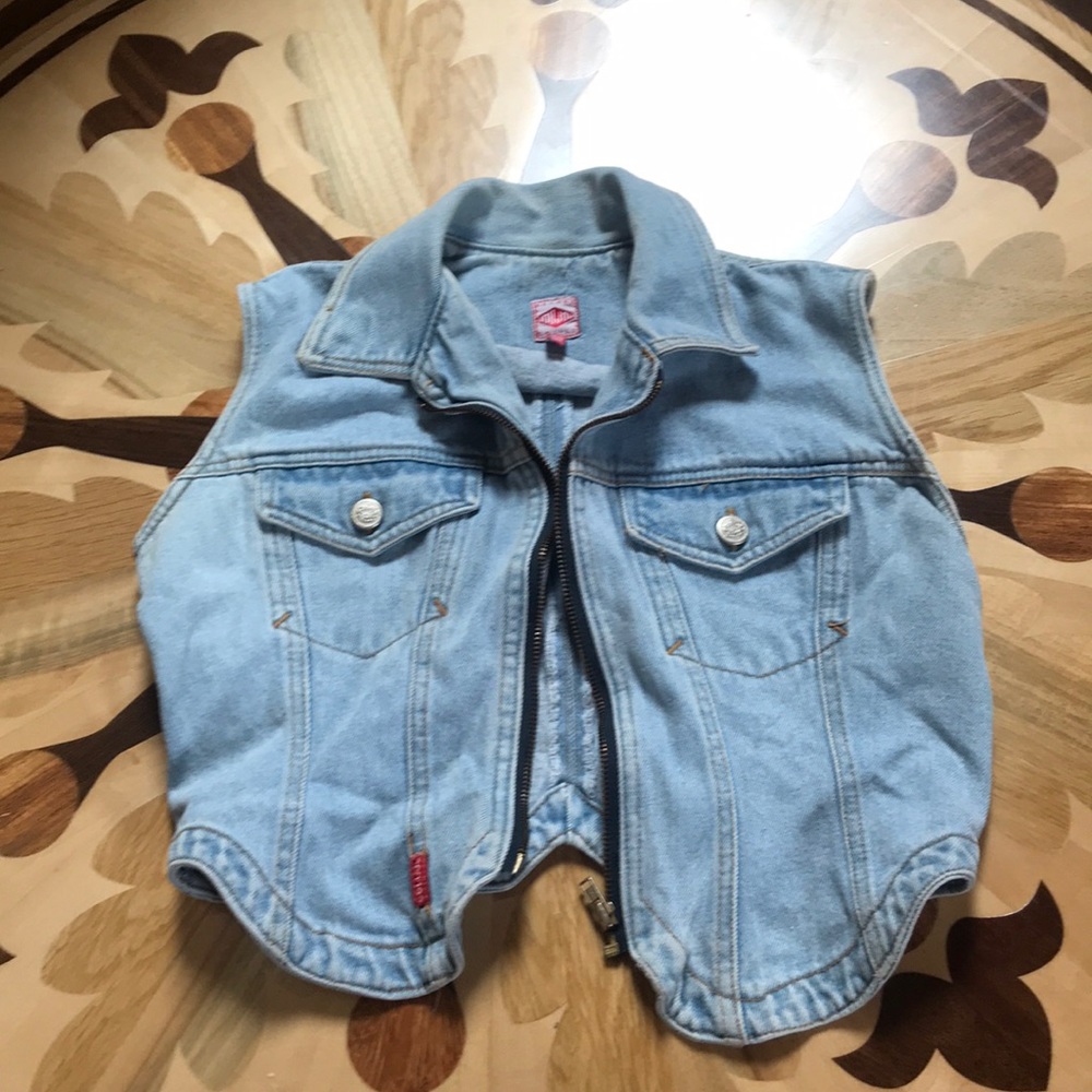 Cropped, zip up, jean vest.